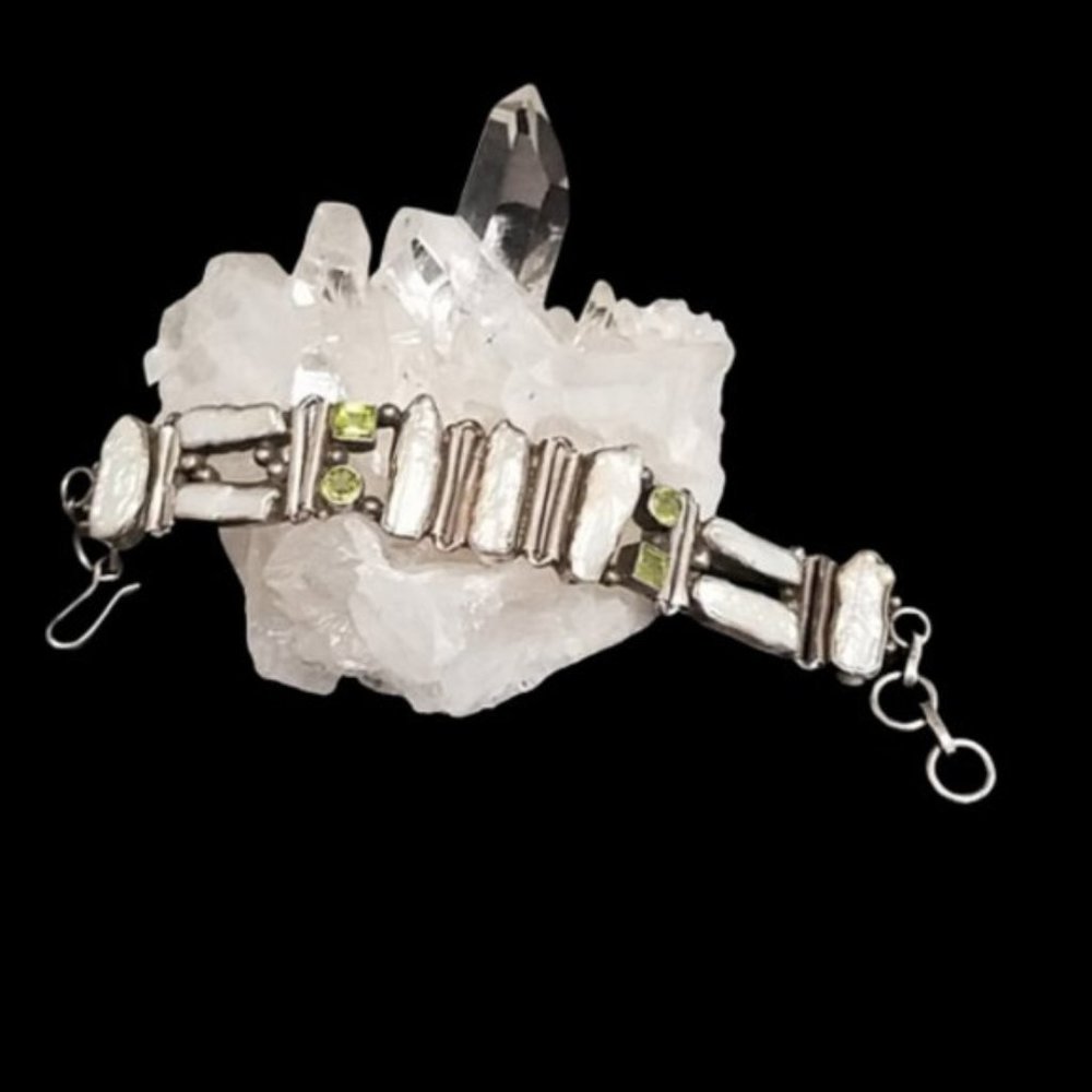 Vintage Artisan Sterling Baroque Pearl Peridot Bracelet